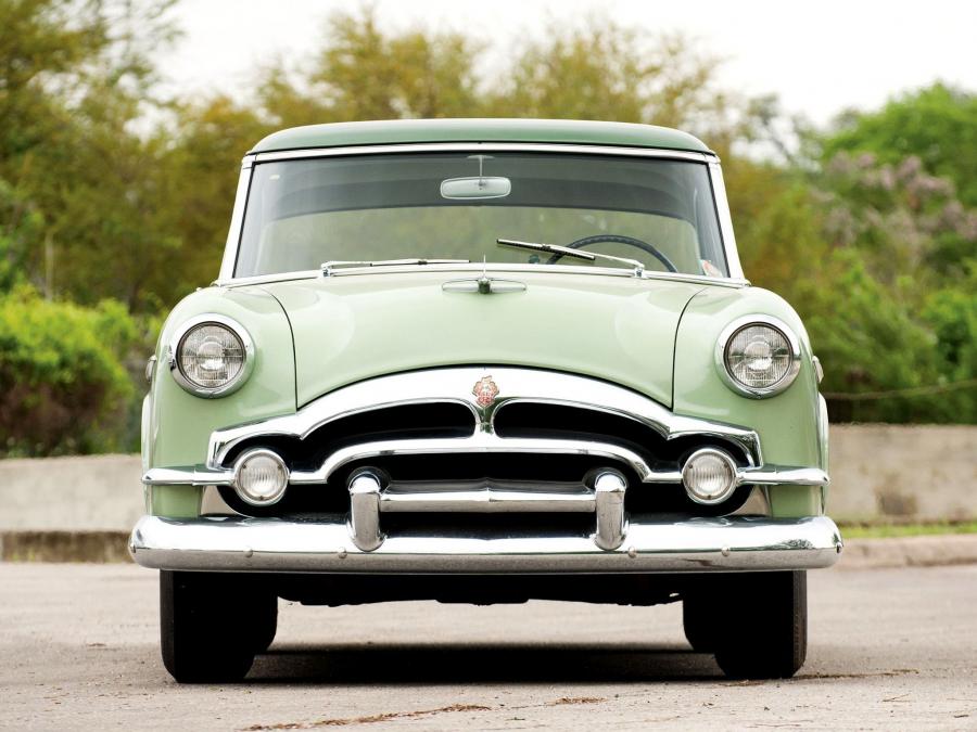 Packard Clipper Deluxe Club Sedan 1953 года  (фото 3 из 4)